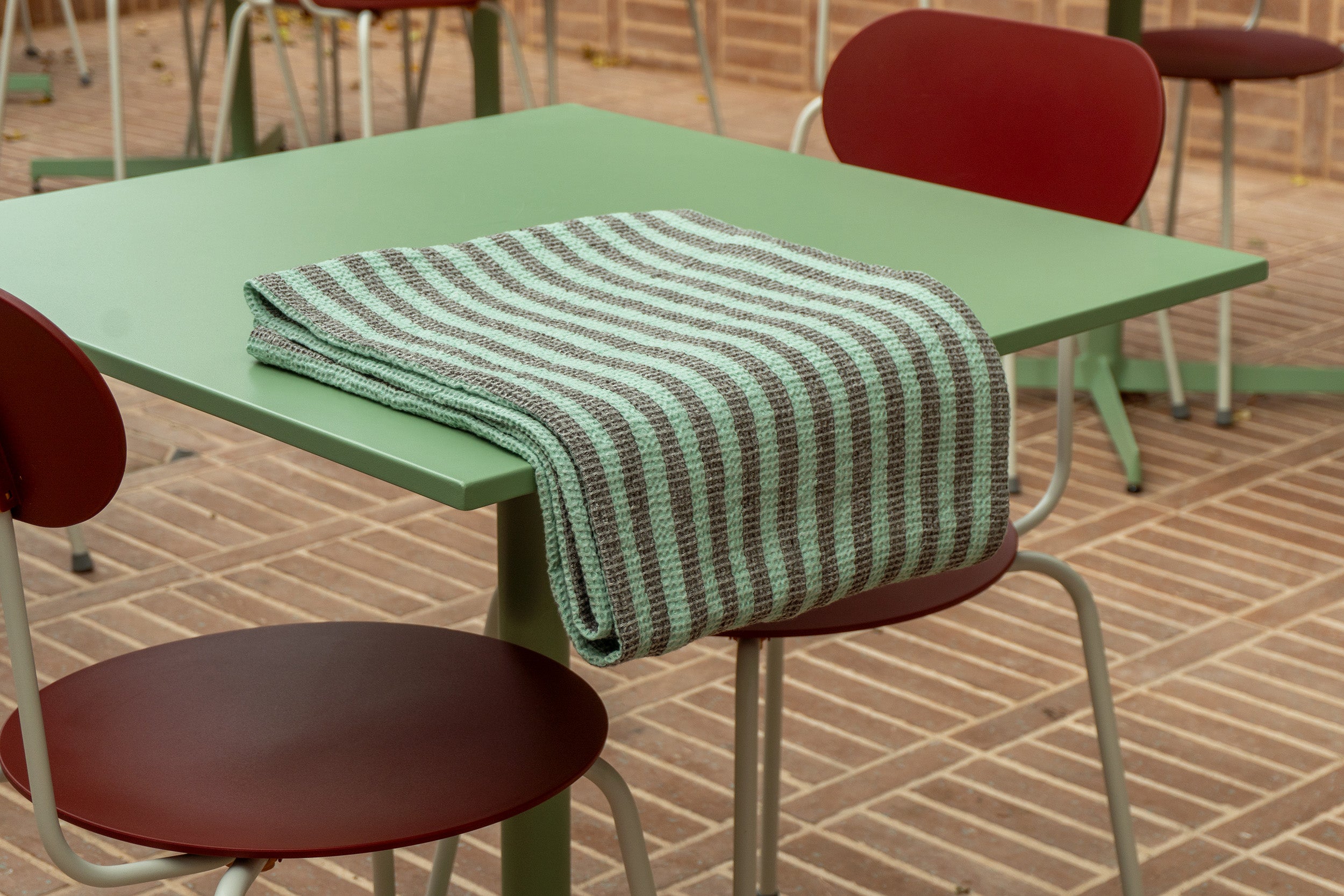 "Montecatini rigato" towels in Acquamarina / Brown