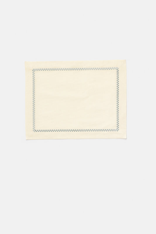 "Ricamo" placemat in White / Cendre Grey