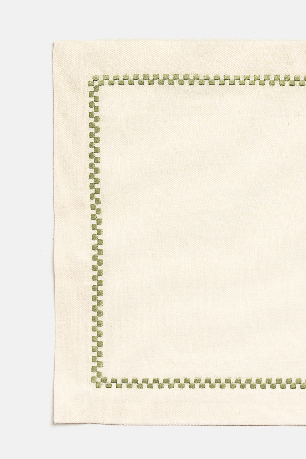 "Ricamo Taf" placemat in White / Kaki Green