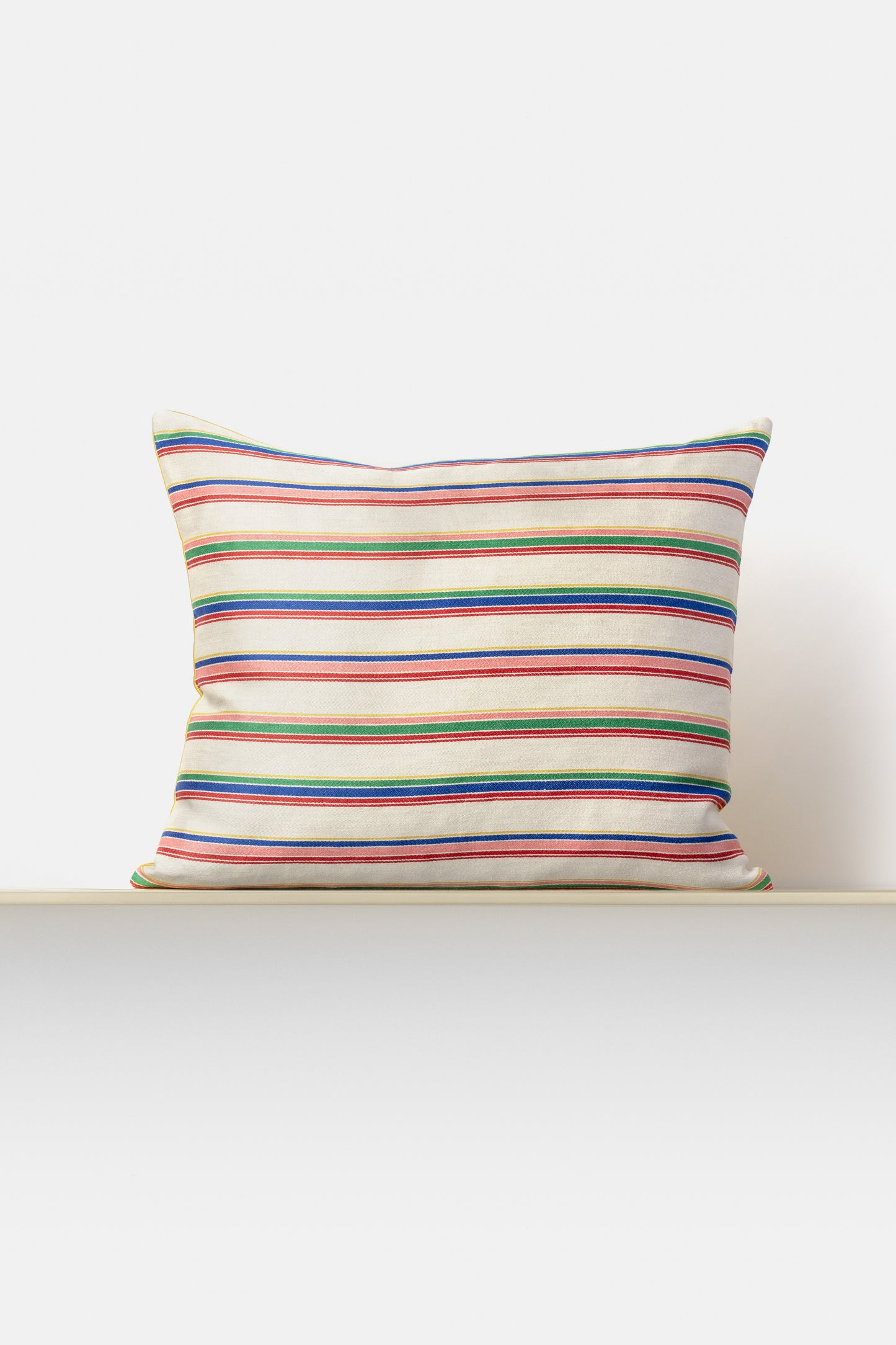 "Riga Gea" cushion