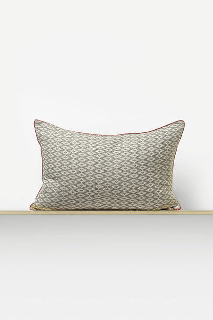 "F09" giant cushion