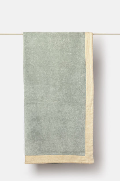 "Spugna Atena" bath towel in Irish Green / Sabbia