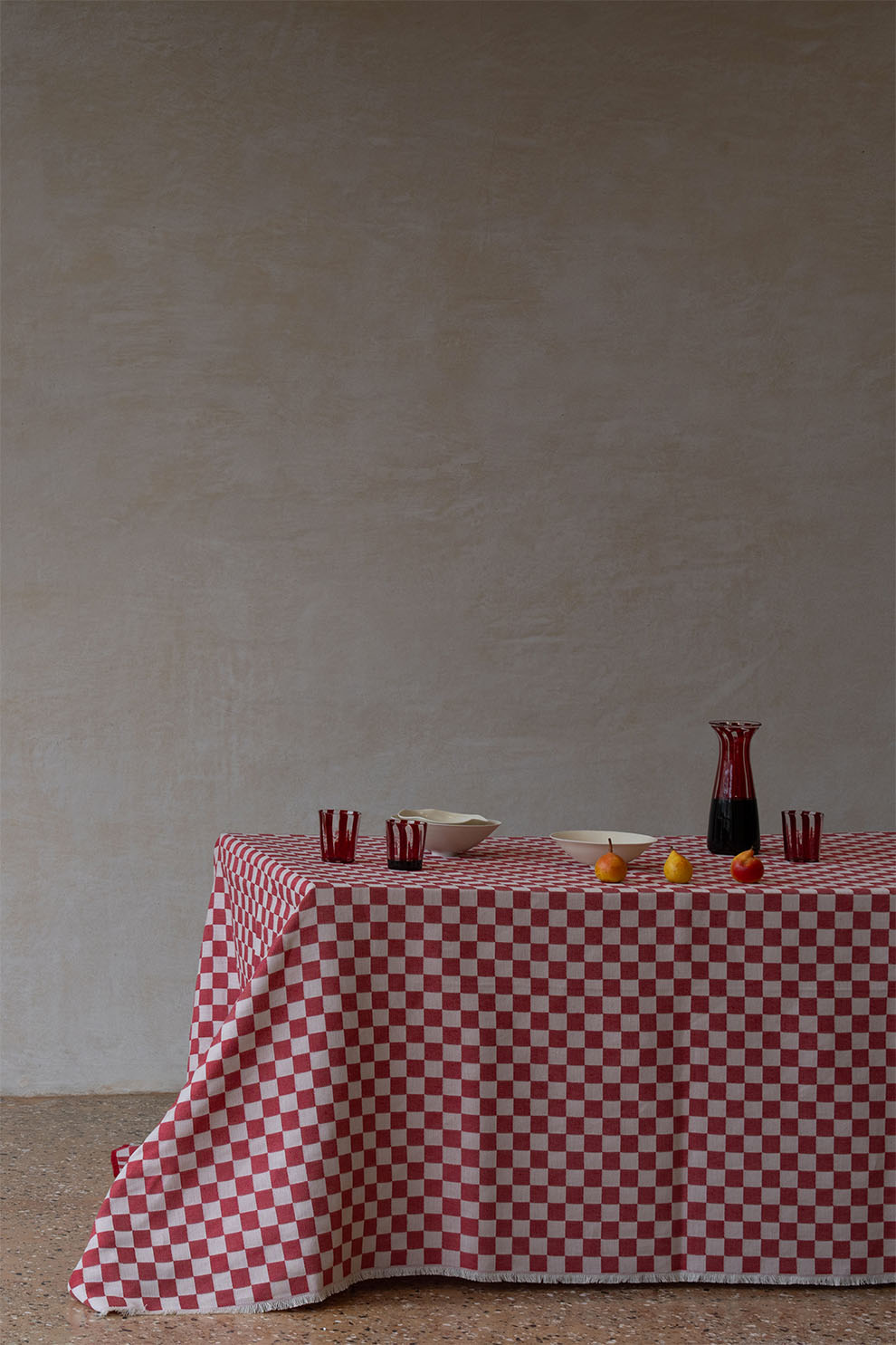 "F74" tablecloth in Rubino 2863