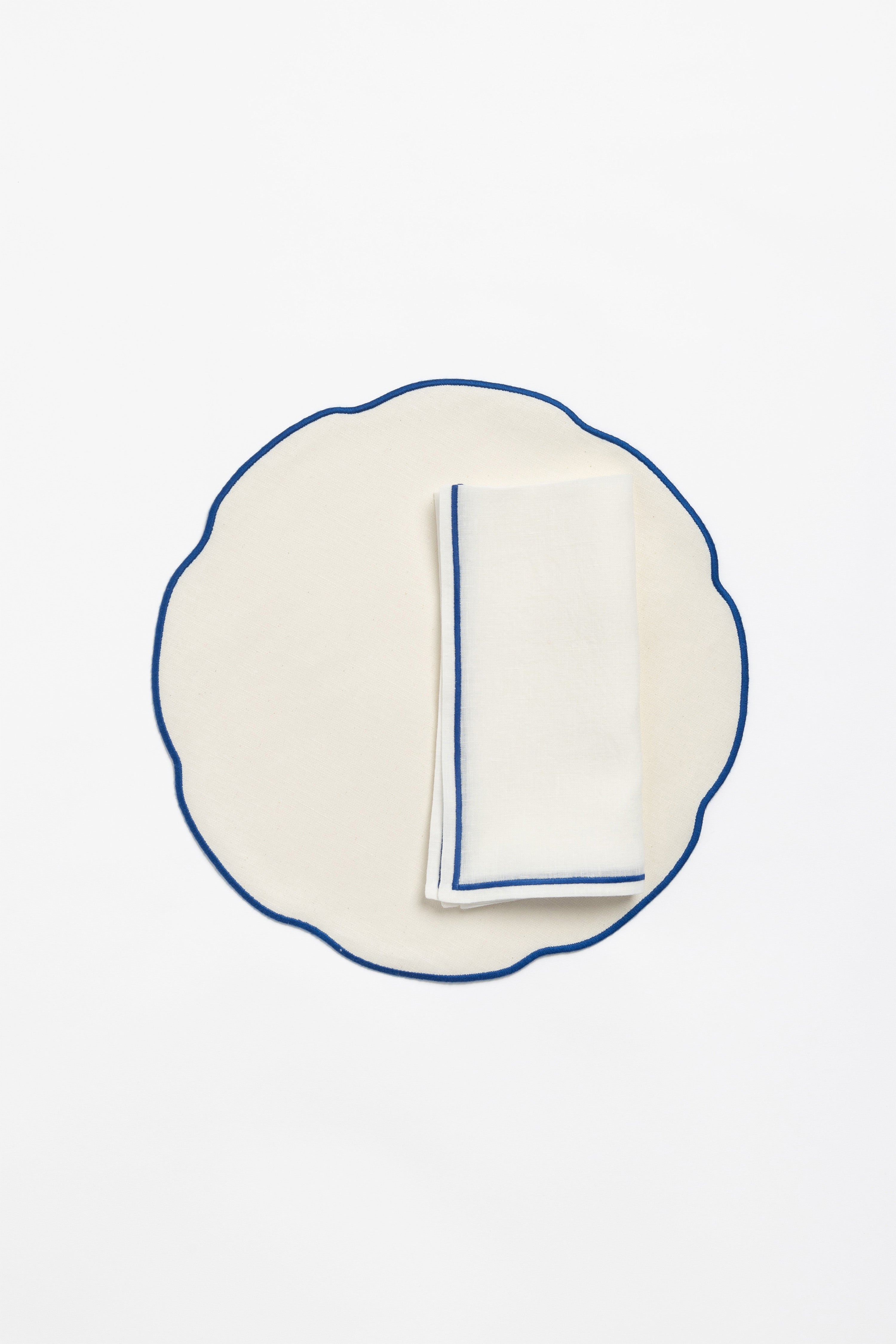 "Nura" placemat in White / Bresse Blue