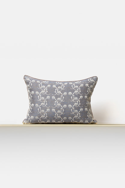 "F71 Cardo" cushion in Nettuno Blue