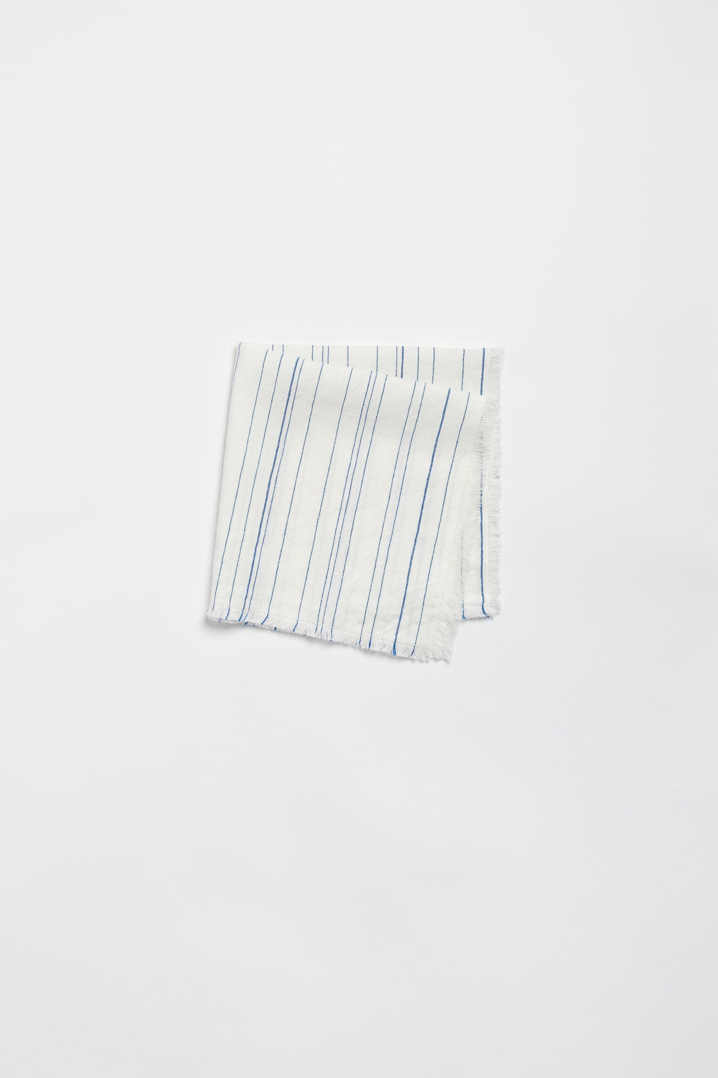"Greta" napkin in White / Cobalto