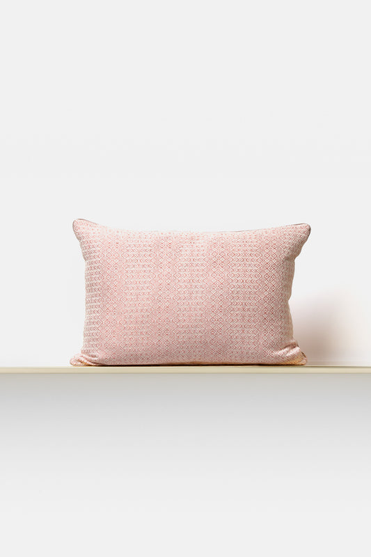 "Intreccio" throw cushion in India Pink